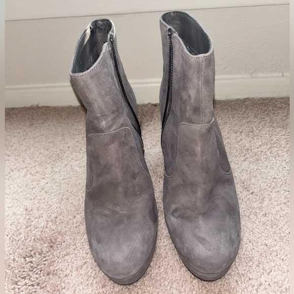Gianni Bini Grey Suede Ankle Boots - Picture 3 of 7